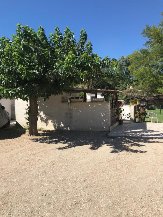 T2 Au Calme Proche Centre Apartment Arles